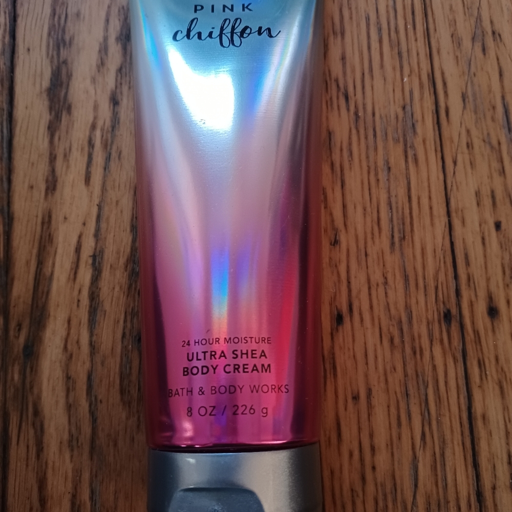 BATH AND BODY WORKS
